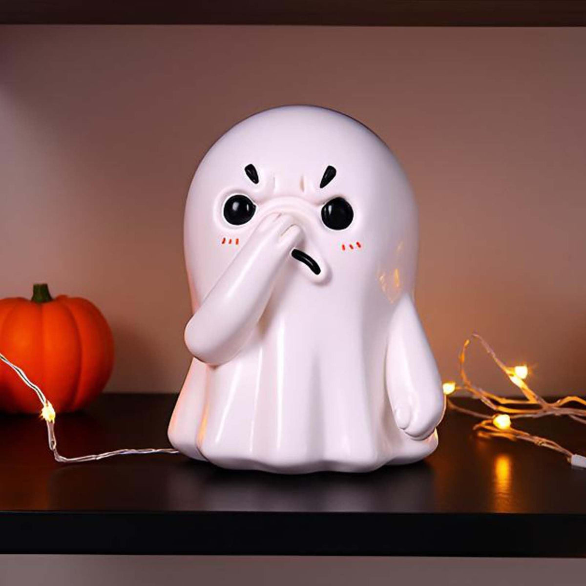 PlivBloom Holding Nose Ghost Figurine – Funny Halloween Ghost Statue for Bathroom or Shelf Decor, Spooky Knick Knacks, Cute Resin Desk Figurines, Ghost Decorations and Quirky Home Gifts (White)