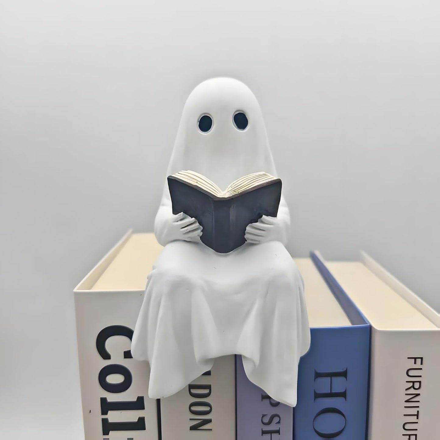 Qaoliffa Reading Ghost Figurine,Ghost Resin Ornament,Halloween Ghost Decorations for Desks, Bookshelves, and Living Rooms