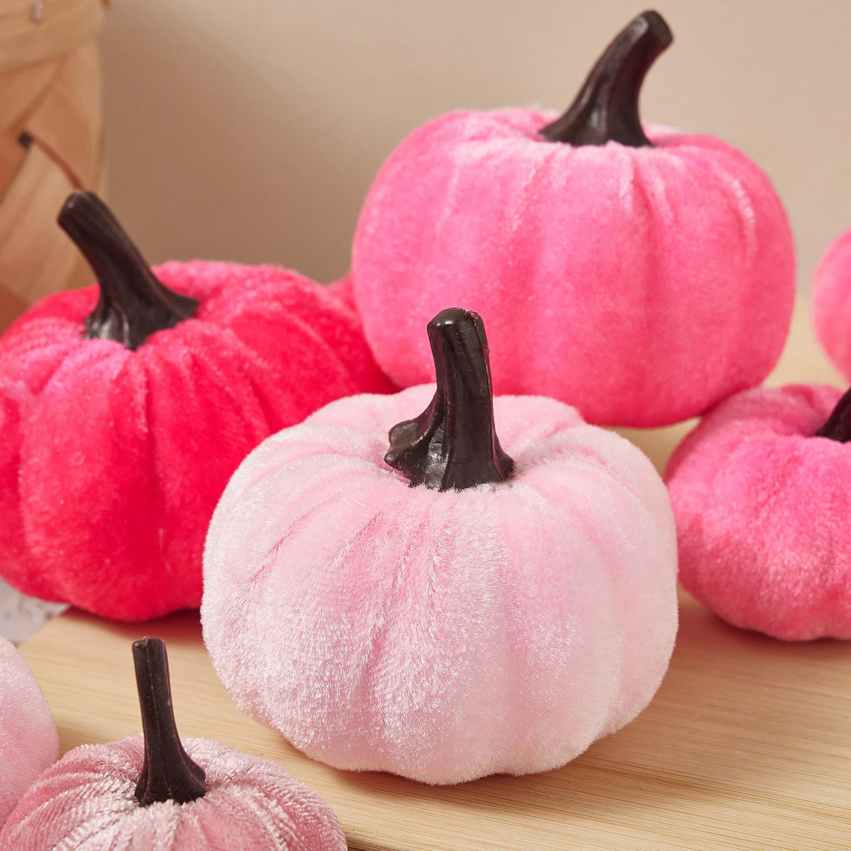 Yoisdtxc 12Pcs Halloween Mini Pumpkins Velvet Artificial Pumpkins Fake Pumpkins Table Centerpiece for Farmhouse Fall Harvest Thanksgiving Halloween Party Decoration (Pink, One Size)