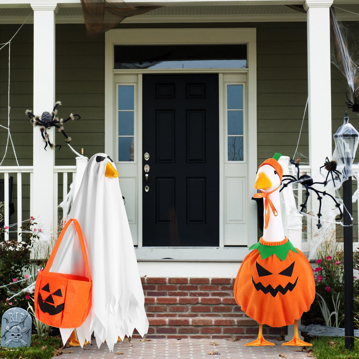 Silicherry 2 Set Halloween Goose Outfit Lawn Porch Goose Cloths Plastic Clothing Fall Halloween Outfit for 23 Inches Outdoor Patio Yard Lawn Art Decoration