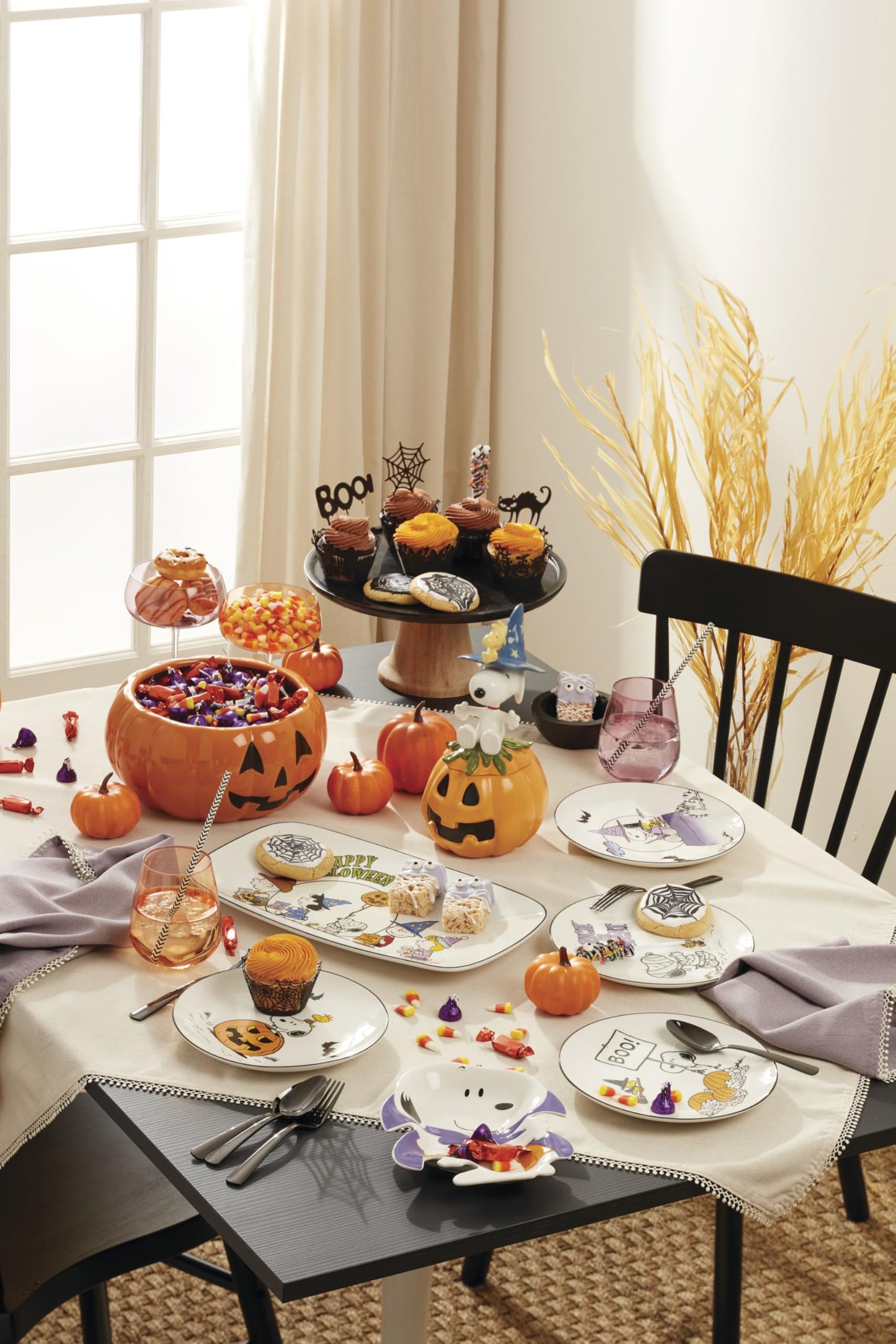 Lenox Serveware, The Great Pumpkin Figural Treat Dish, Handwash Only, Durable Porcelain Dish Tray, Halloween Decor Indoor, Halloween Table Decorations, Snoopy Design, Fall Decor (8 x 6.5 x 1-inch)