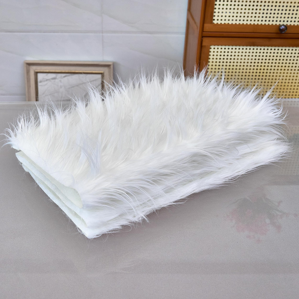 Half Yard 60" x 18" Fluffy Plush White Faux Fur Fabric Long Pile Soft Fake Fur Rug Material for Craft Sewing Gnome Beard Christmas Costumes and Home Decor