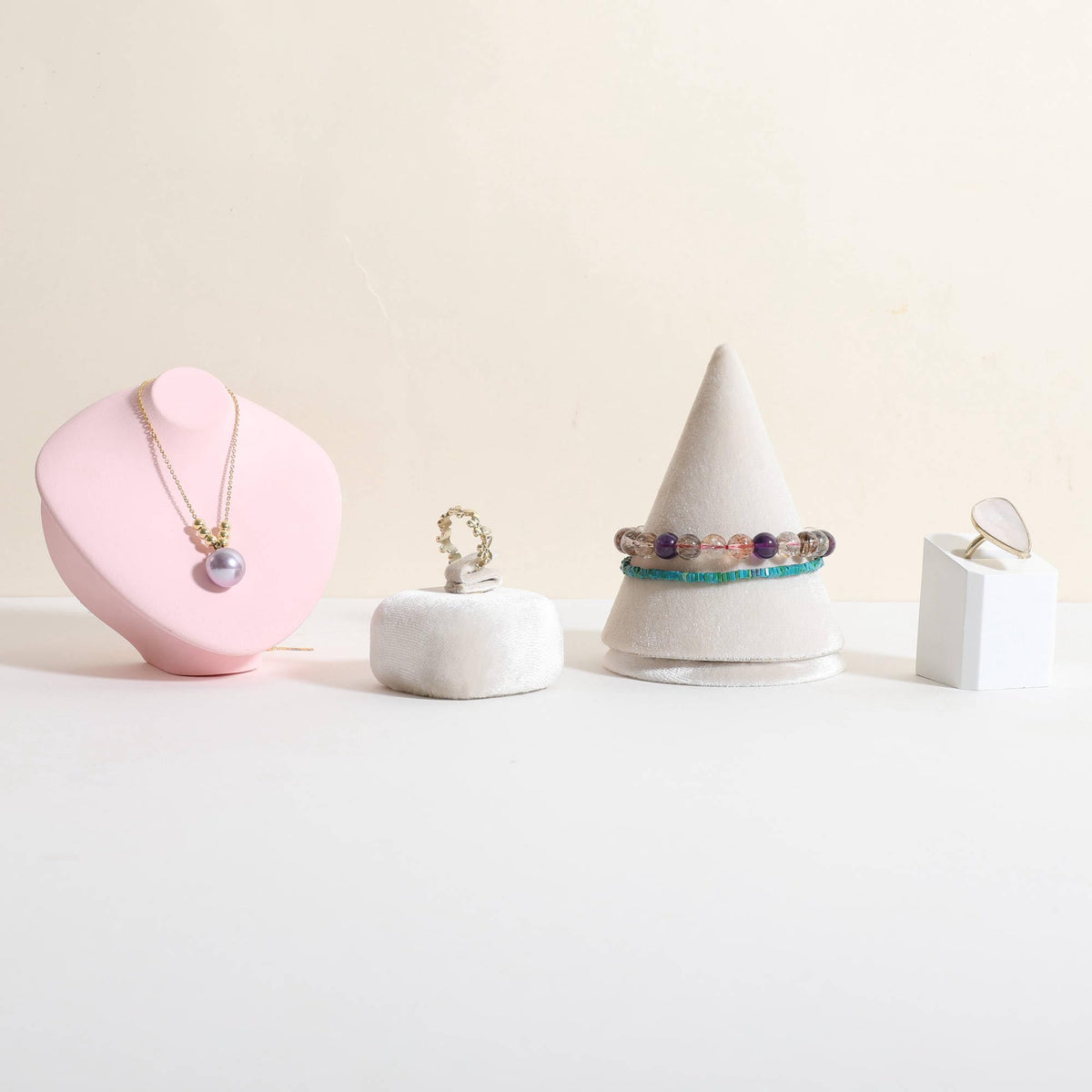 CHISTOR Cute Single Ring Holder for selling, Velvet Ring Display Stand for Jewelry Show, Jewelry Storage Display【Beige】