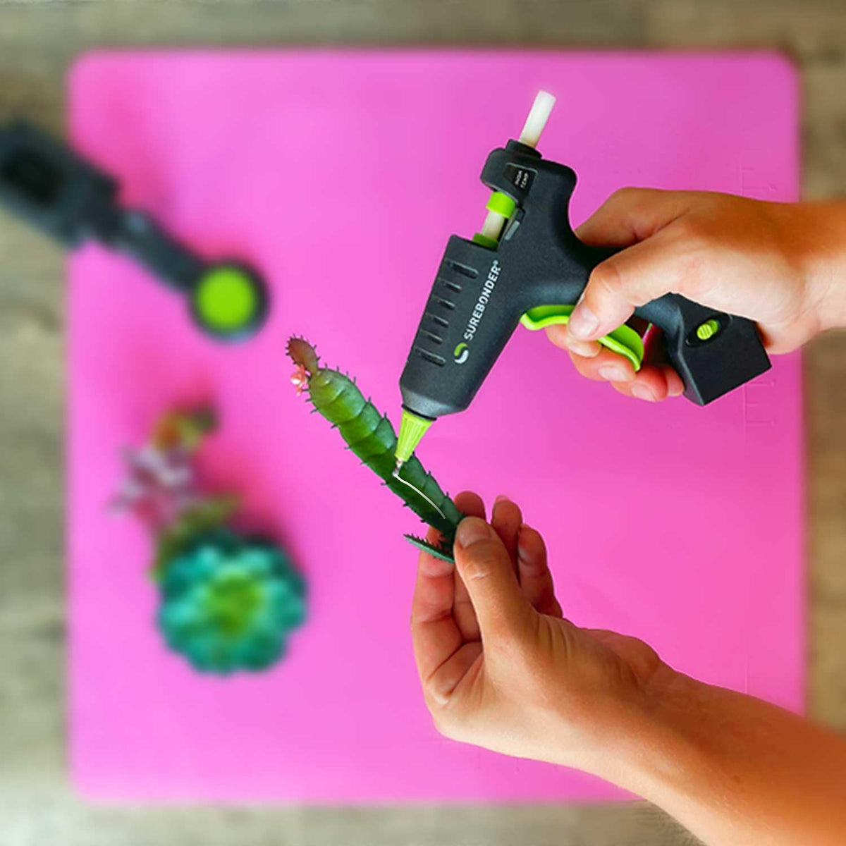 Surebonder Cordless/Corded High-Temperature Mini Hot Glue Gun with Fine Tip for Detailed Crafting and DIY Projects, 20 Watts (CL-195F)