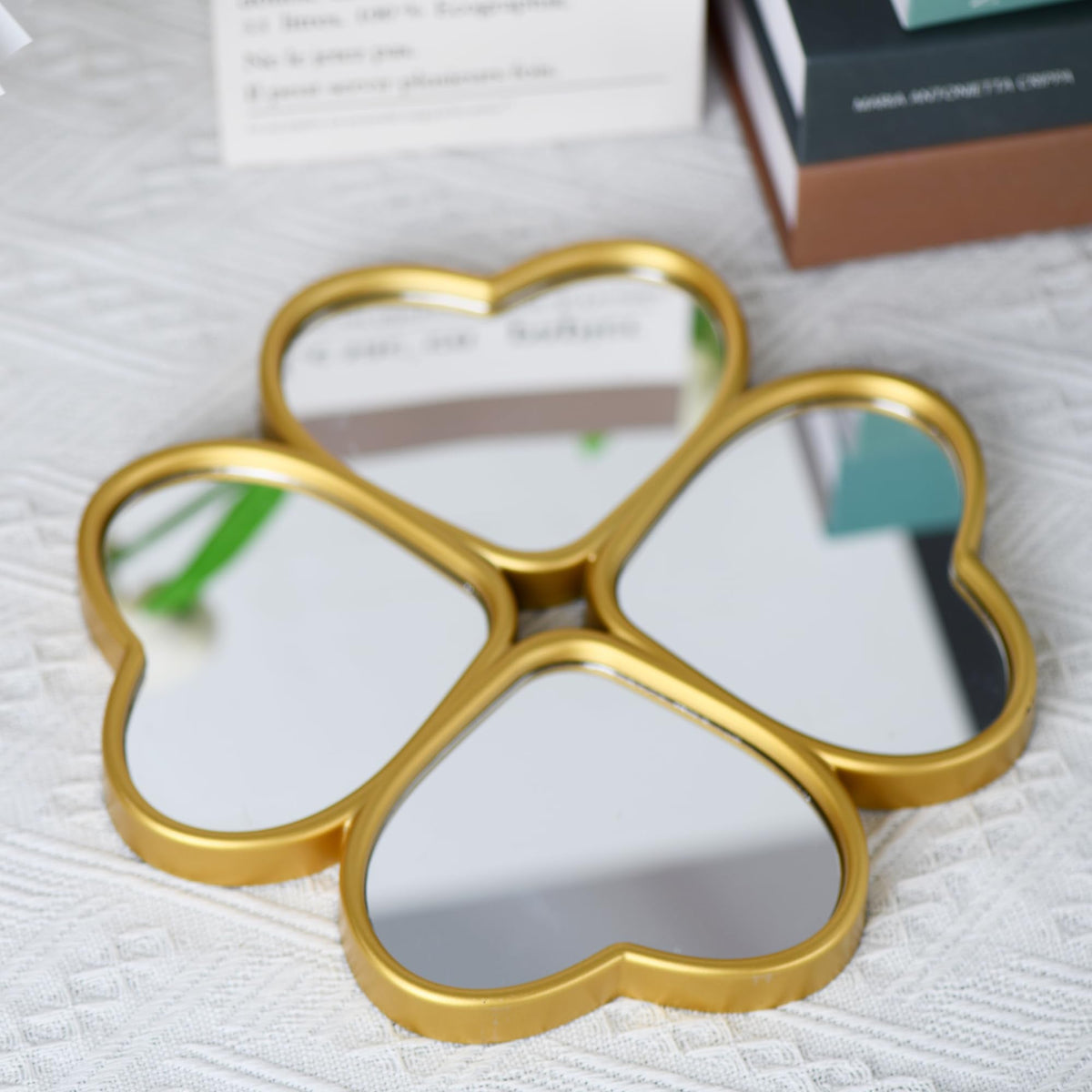 LuHeToz Small Decoritive Heart Wall Mirrors Set of 3, Decorative Four-Leaf Clover Mirror (Gold)