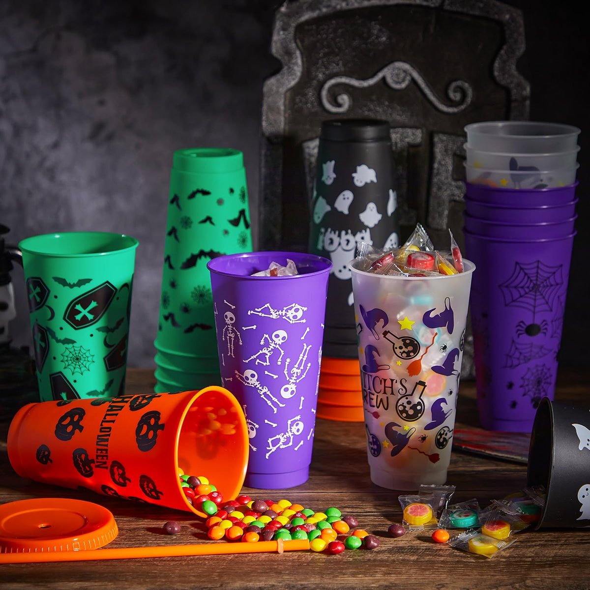 Chuangdi 30 Pack Halloween Plastic Tumbler with Lids and Straws Reusable Plastic Cups Spooky Cups Bulk for Kids Adults Halloween Party Birthday Supplies (24 oz,Ghost)
