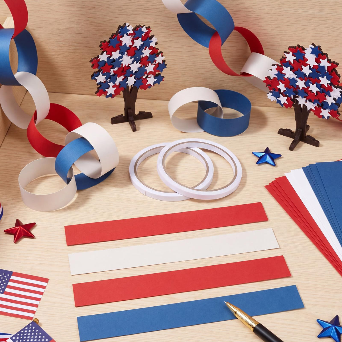 Eaasty 300 Sheets Red White Blue Paper Chain Strips, 4th of July Paper Chains Craft, 46 Feet Total Length Patriotic Garland for American Independence Day Party Decorations with 1 Double Sided Tape