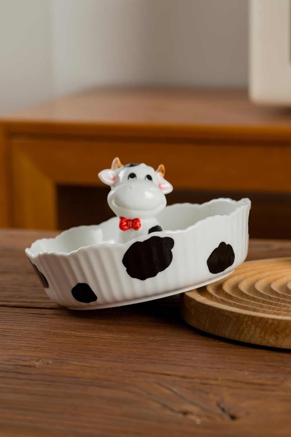 DIHOclub Decorative Ceramic Candy Bowl - Snack Serving Dish for Pistachios, Nuts, Candies, Jewelry Storage, Perfect for Holidays, Parties, and Gifts, 6 Inches(White Cow)