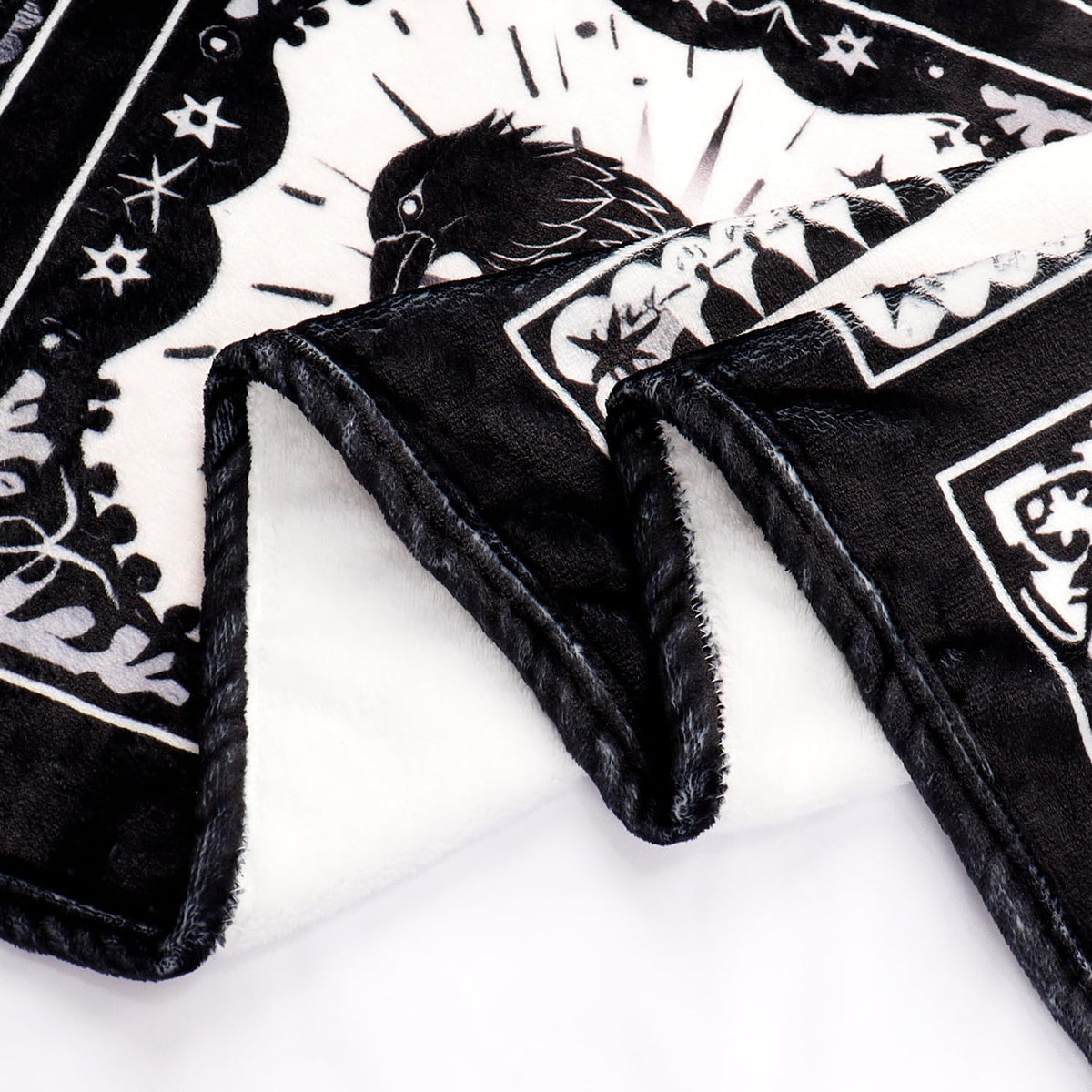 Bird Blanket Halloween Black Gothic Throw Blanket Ultra Soft Retro Hummingbird Blankets Raven Crow Throw Bird Lover Gift Bed Cover Cozy Flannel Fuzzy Plush Couch Cover for Sofa 50" X 60"