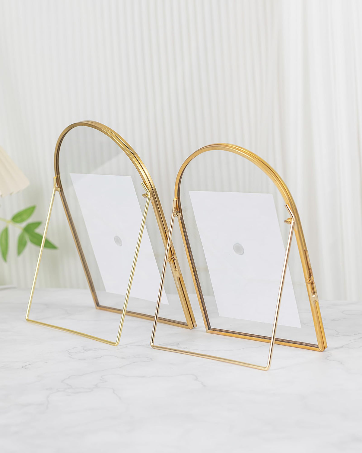 Jajamy Set of 3 Gold Floating Picture Frame, 4x6, 5x7, 6x8 Arched Glass Floating Frames, Vintage Brass Gold Picture Frame for Artwork Photos Tabletop Display