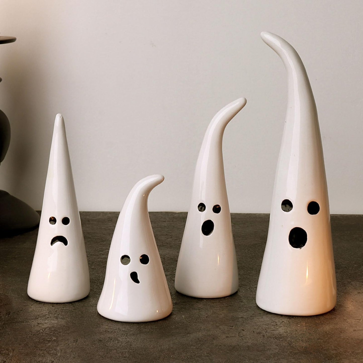 Pawliss Halloween Decor Ceramic Ghost: 4 pcs Cute Halloween Decorations Indoor, Rustic Witch Hat Shape Ghost Figurine, Farmhouse Table Desk Tiered Tray Mantel Fireplace Decor for Kids Home Office
