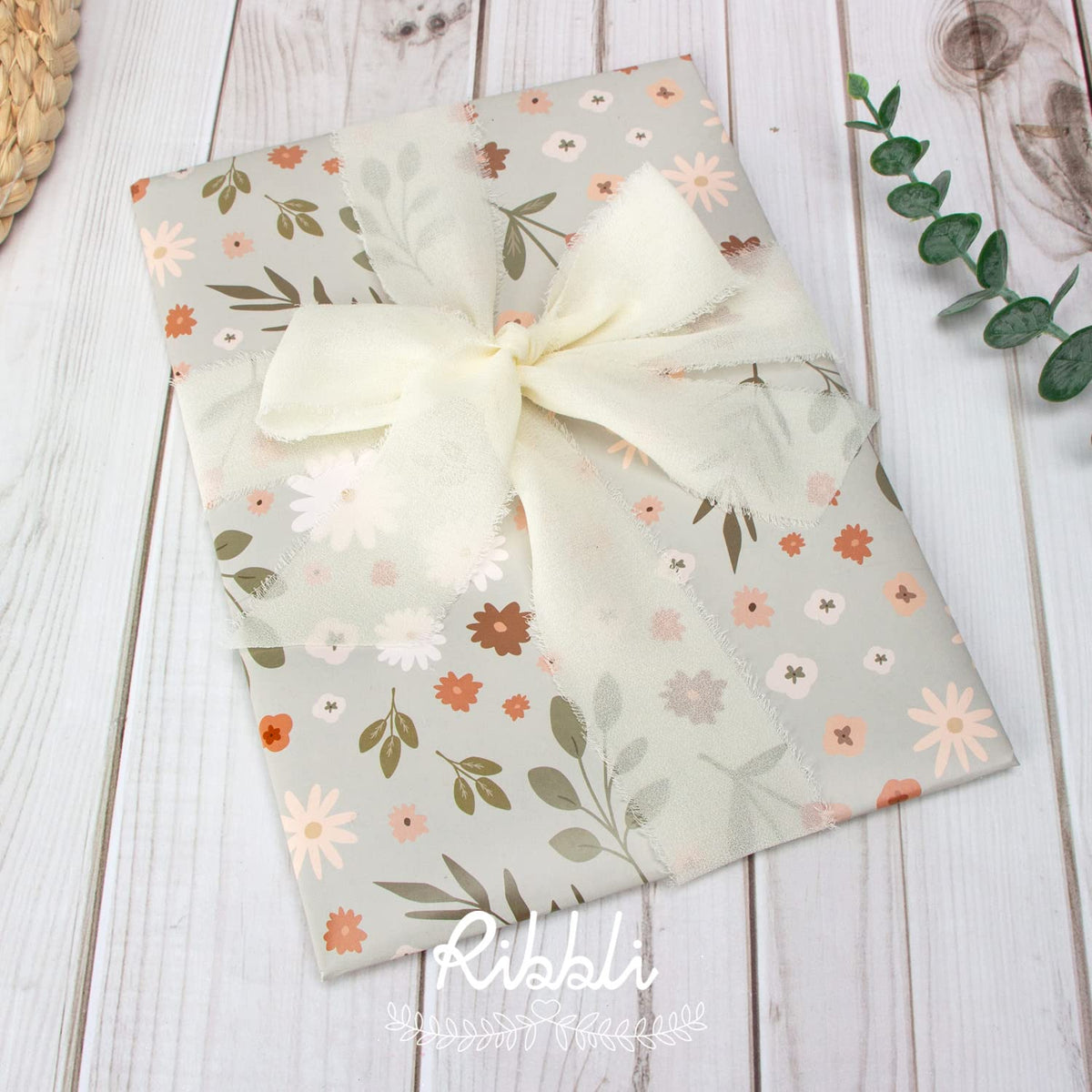 Ribbli Ivory Chiffon Ribbon 1-1/2 inch x 30 Yard Handmade Fringe Chiffon Ivory Silk Ribbon,Cream Ribbon for Wedding Invitations, Bridal Bouquets Wrapping, Flower Arrangement Decoration
