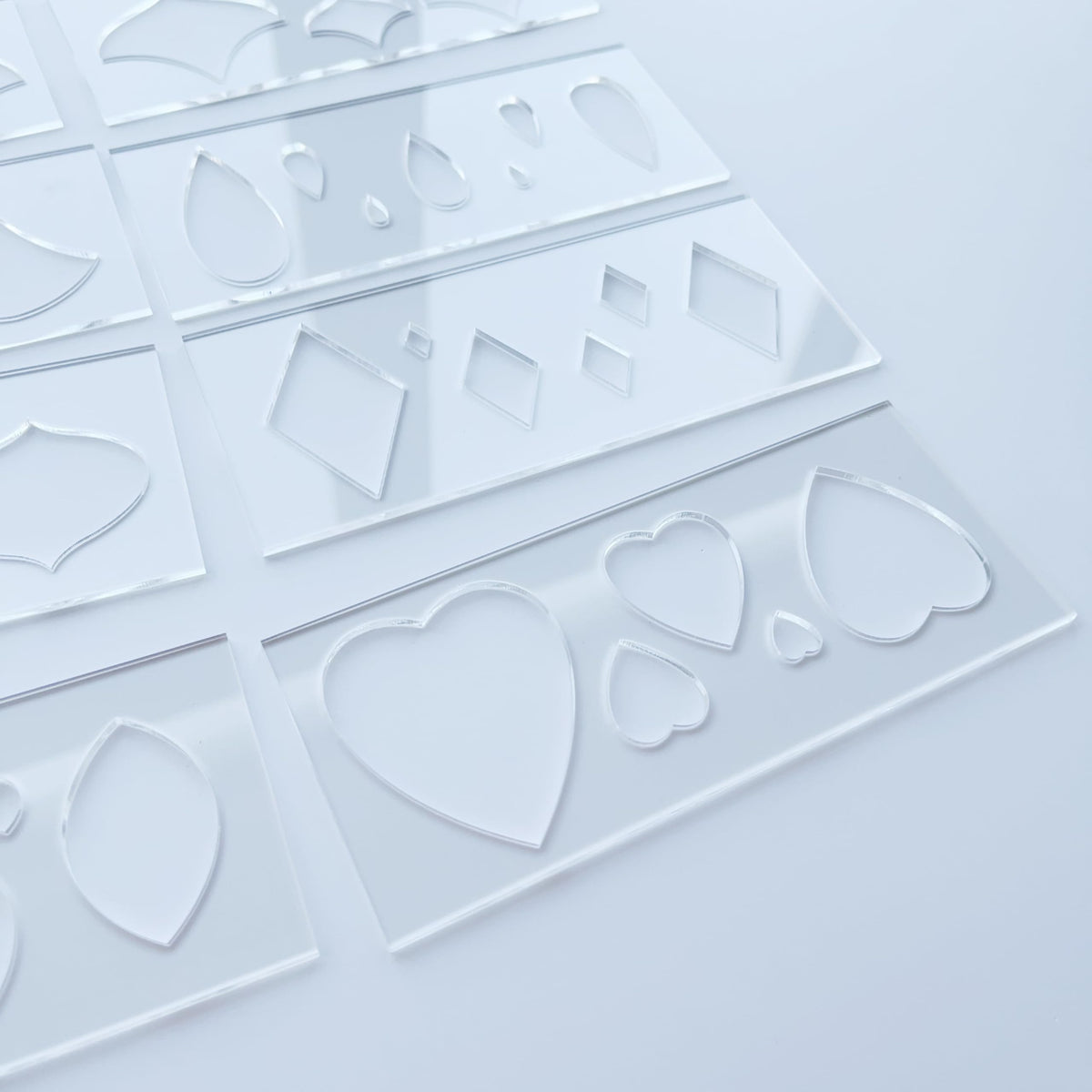 Set of 8 Mandala Art Stencils, 8 Geometric Shapes with 5 Sizes Each, Clear Acrylic Drawing Templates, Hearts, Diamonds, Ovals, Leaves