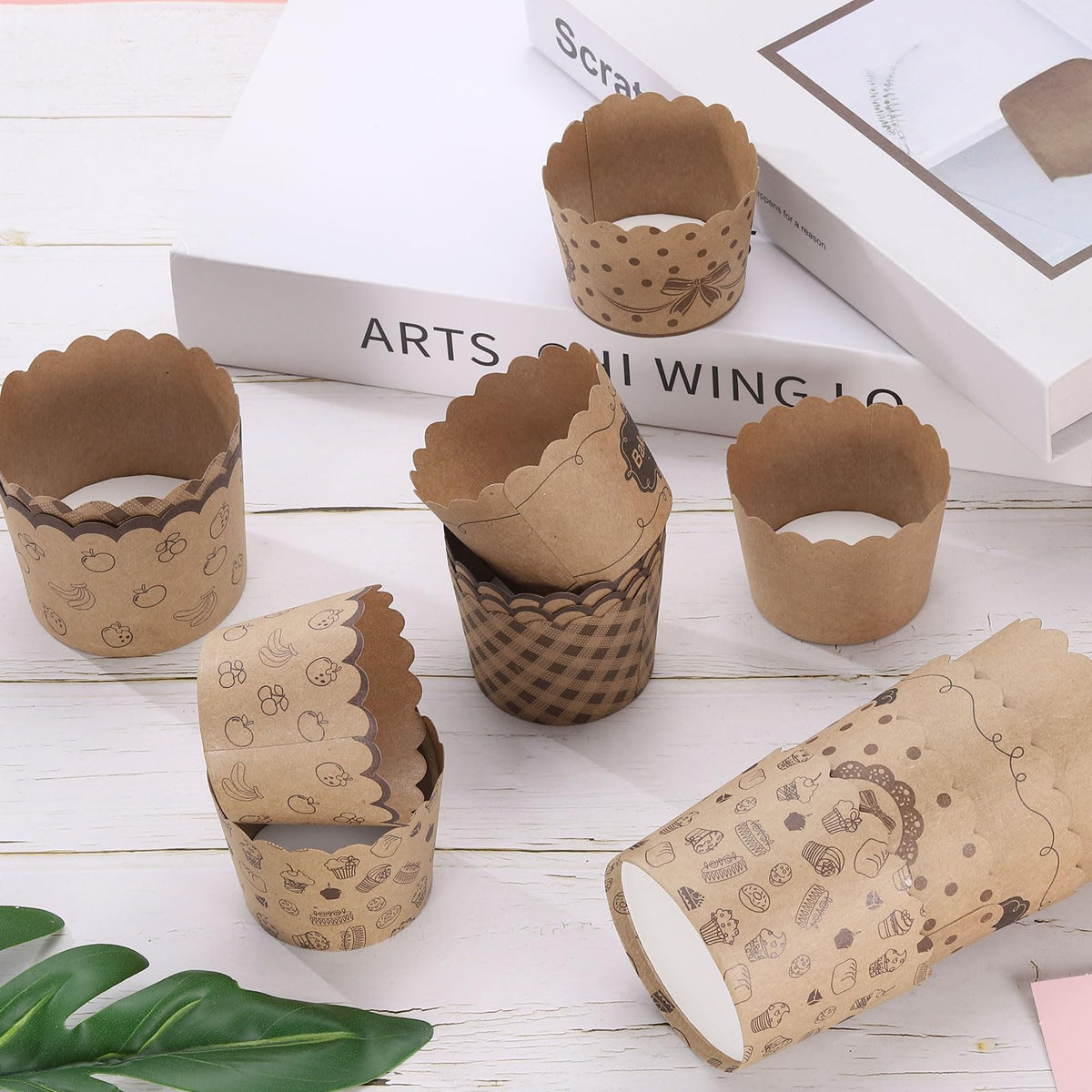HARFINGTON 50Pcs Paper Baking Cups 6oz Brown Kraft Paper Muffins Liners Cupcake Greaseproof Disposable Bulk Wrappers for Wedding Birthday Graduation, Plaid