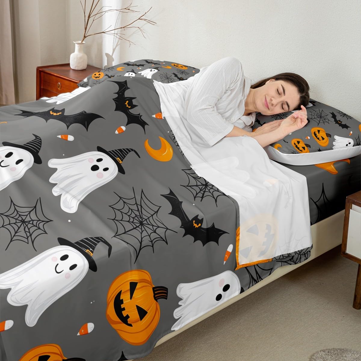 Feelyou Happy Halloween Bed Sheets Set Queen Size Cute Ghost Bedding for Kids Teens Pumpkin Lantern Bat Spider Cobweb Spooky Sheet with 16 Inch Deep Pockets Room Decor with 2 Pillow Case Soft 4Pcs