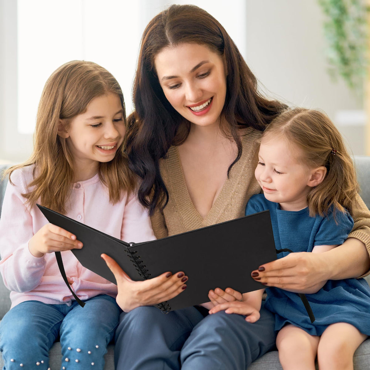 Remowith 10×10 inch Scrapbook Photo Album DIY Picture Book 40 Pages, Thick Kraft Paper Scrap Book Album with Silk Ribbon Wedding Guest Book Memory Book for Baby, Family, Travel (Black)