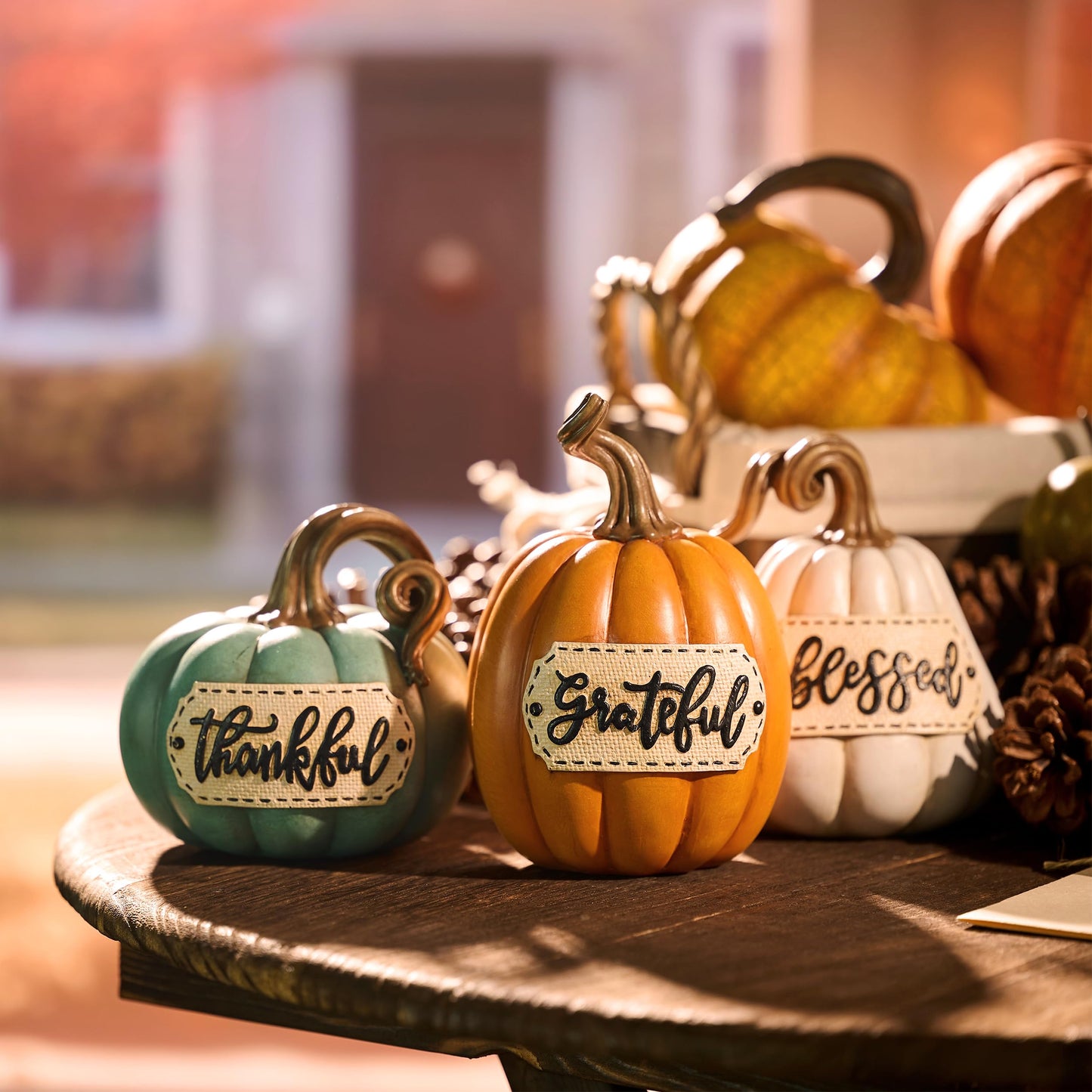 Valery Madelyn Pumpkins Fall Table Decor for Home, Set of 3 Resin Decorative Pumpkins Figurines Decor Indoor Tabletop Centerpieces Harvest Autumn Thanksgiving Dining Room Shelf Decoration, 6.3 inch