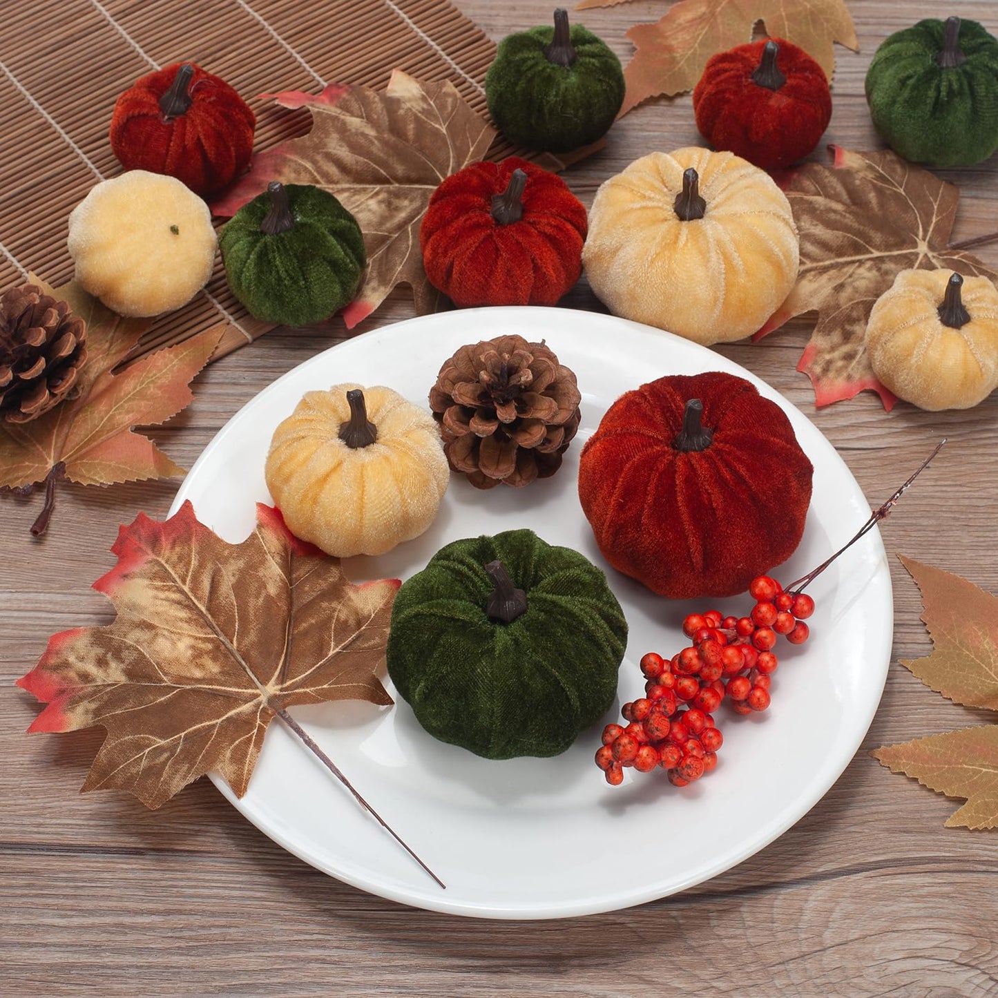GHGMAO 21 PCS Pumpkins Decor Set, 3 Sizes Fake Velvet Pumpkin, Dark Green Brown Gold Small Foam Pumpkins for Thanksgiving Farmhouse Fall Harvest Autumn Decorations Table Centerpiece