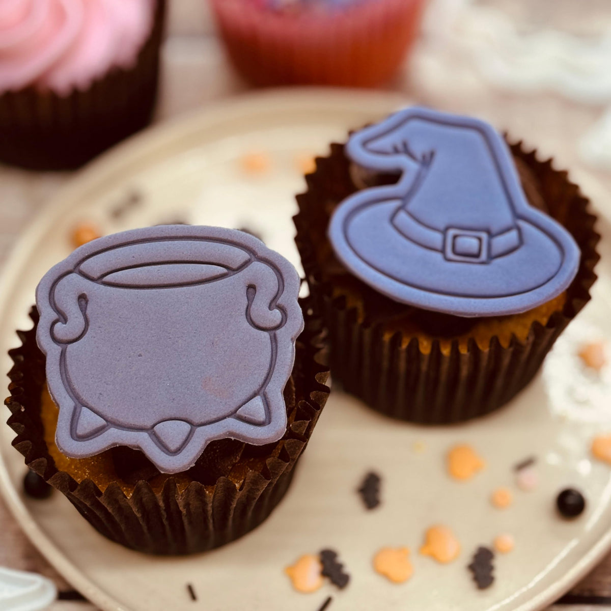 BAKERLOGY Wicked Brews Mini Cookie Cutter & Stamp Set (Witch Hat & Cauldron Designs) – Cute Halloween Fondant Embossing Stamp Cutters for Spooky Baking, Cupcake Toppers & Party Treats
