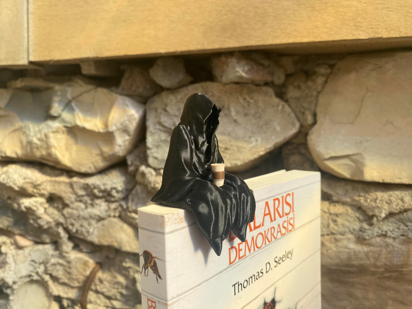 Sitting Ghost Figurine Holding Coffee | Suriel ACOTAR Inspired Decoration | Fantasy Book Lover Gift | Cozy Goth Desk Decor | Spooky Cute Aesthetic | Gift For Coffee Lovers