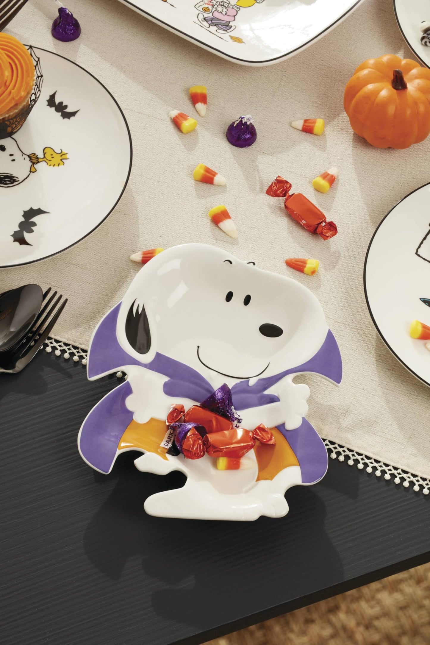 Lenox Serveware, The Great Pumpkin Figural Treat Dish, Handwash Only, Durable Porcelain Dish Tray, Halloween Decor Indoor, Halloween Table Decorations, Snoopy Design, Fall Decor (8 x 6.5 x 1-inch)