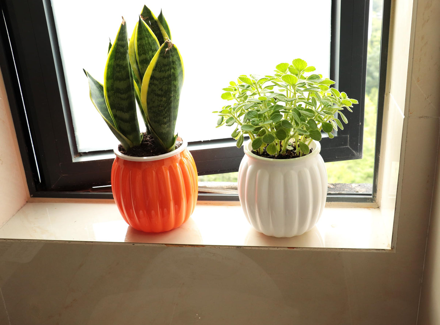 Cornasee 4" Pumpkin Planter Self Watering Pot for Halloween Decor, 4-Pack Small Plastic Planters for Indoor Plants,Flowers,Succulent,African Violets (Orange, 4")