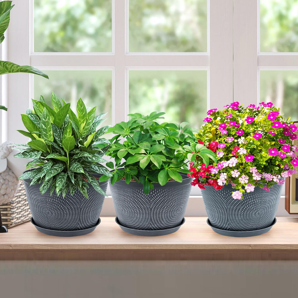 Quarut 10 Inch Flower Pots Planters for Outdoor Indoor, 3 Pack Plastic Plant Pots with Drainage Hole & Tray, Modern Decorative Garden Pot with Saucer, planters for House (Gray)