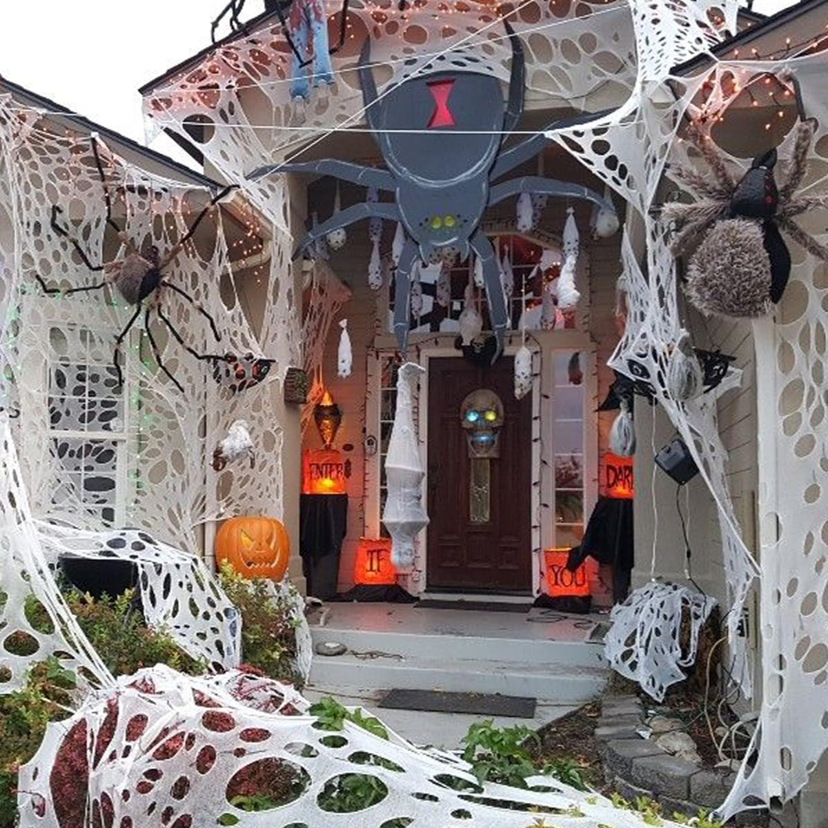 SelfTek 650 Sqft Giant SPI-der Web Halloween Decorations Outdoor, Beef Netting Stretchy SPI-ders Webbing, Cut-Your-Own Flexible Large Outdoor SPI-der Web Gauze S-piderwebs Cobwebs for Halloween Decor