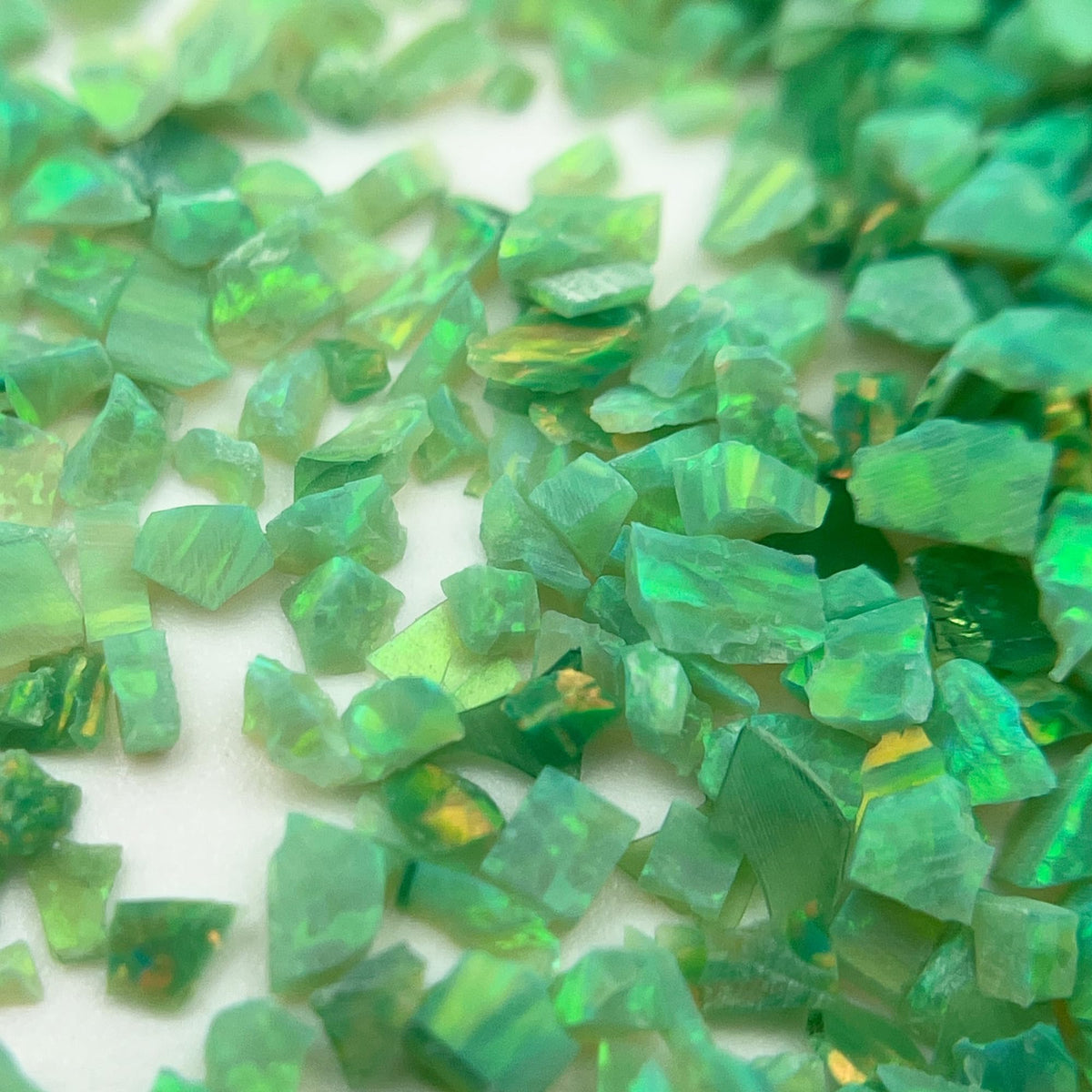 Gryrigns Crushed Created Opal Stone for Wood Inlay Resin Craft Jewelry Making DIY (Kiwi Green, 2 Grams)