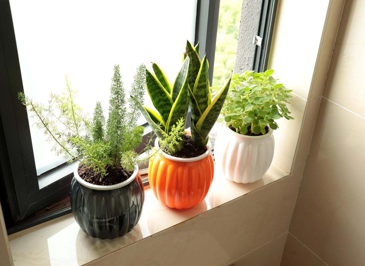 Cornasee 4" Pumpkin Planter Self Watering Pot for Halloween Decor, 4-Pack Small Plastic Planters for Indoor Plants,Flowers,Succulent,African Violets (Orange, 4")