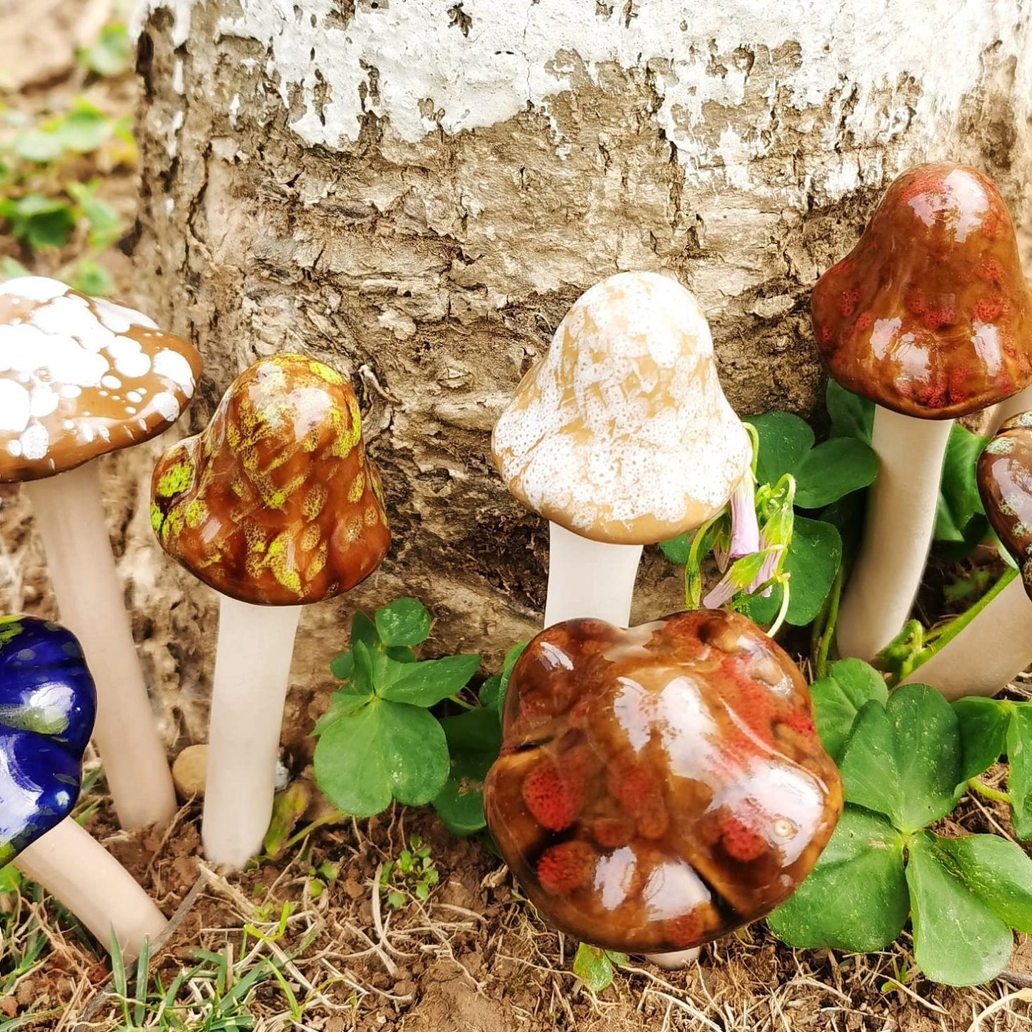 8PCS Ceramic Mushroom Garden Pot Decoration Mushroom Figurine Indoor and Outdoor Flowerpot Decoration Lawn Tree Ornaments Pottery