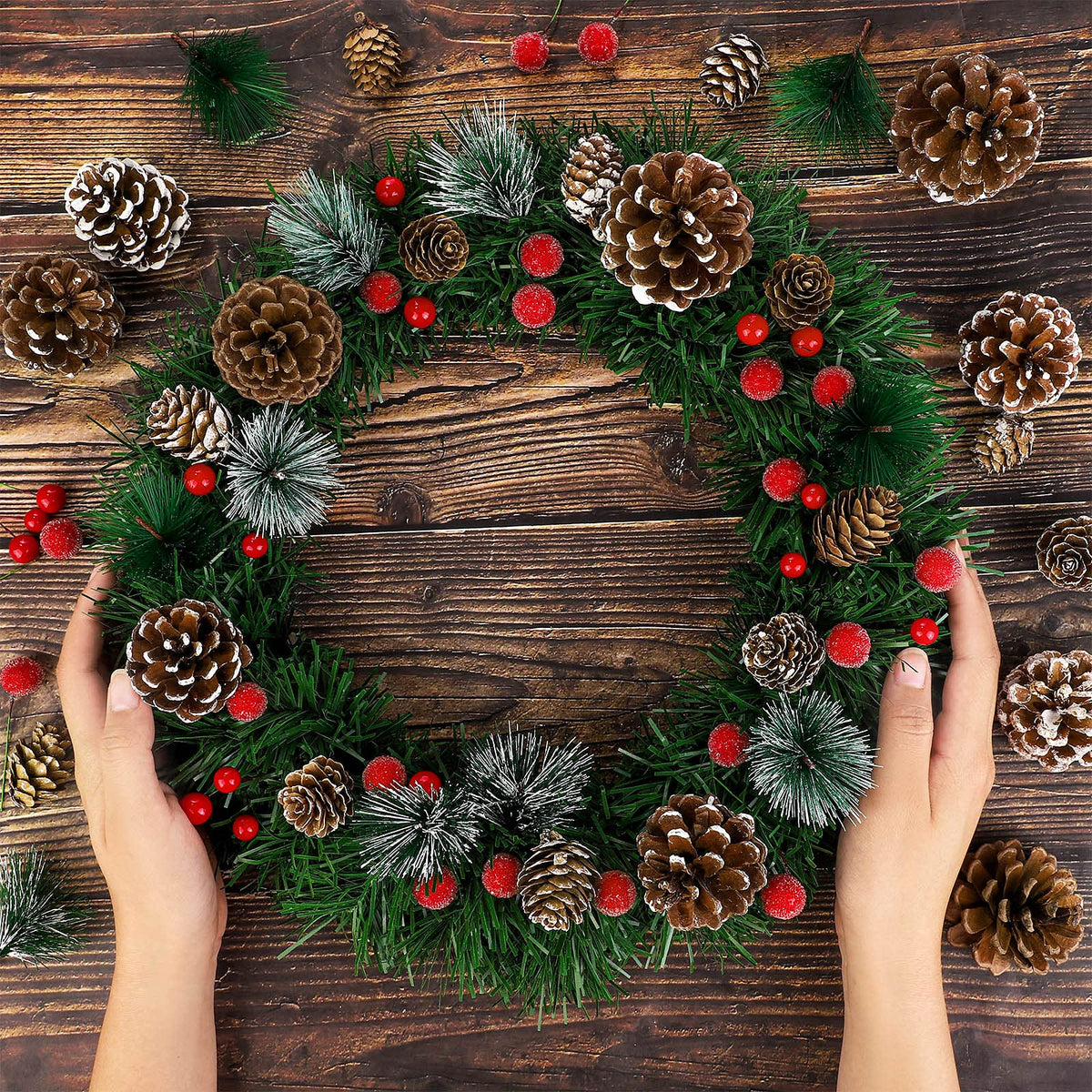 Fovths 232 Pieces Christmas Wreath Making Decoration Artificial Pine Cone Berry Set Pine Natural Pinecones Branches for Xmas Tree Ornament Home Fall Winter Christmas Party DIY