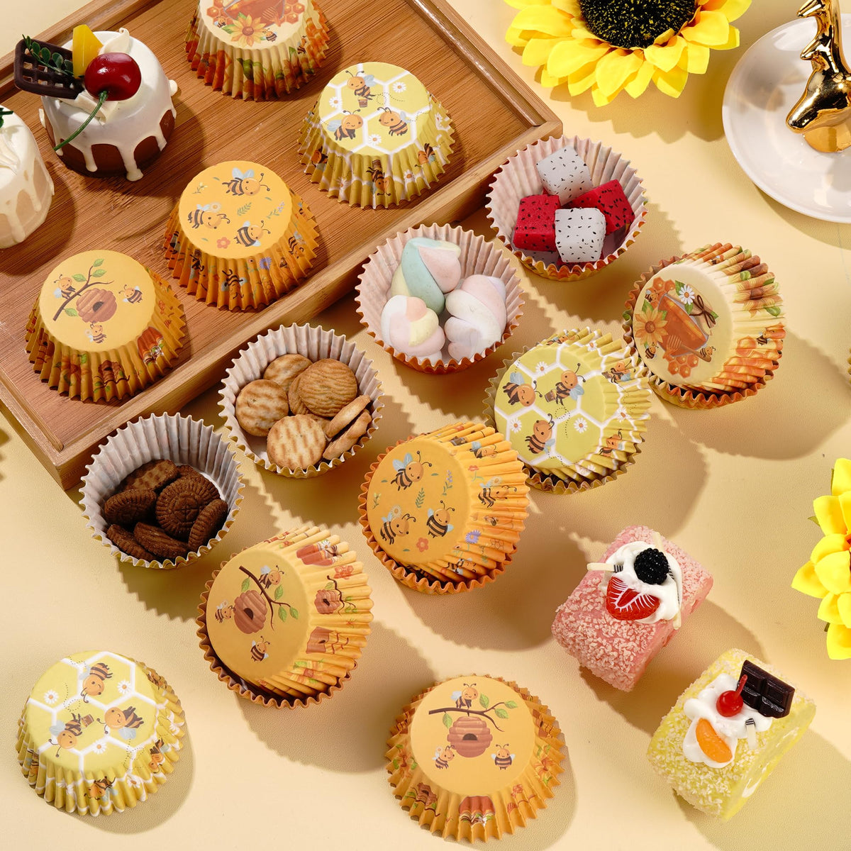 Glavatrix Bee Cupcake Liners, 200PCS Honey Bee Paper Baking Cups Yellow Muffin Cupcake Wrappers for Happy Bee Day Baby Shower Gender Reveal Spring Summer Garden Birthday Party Cake Dessert Decorations