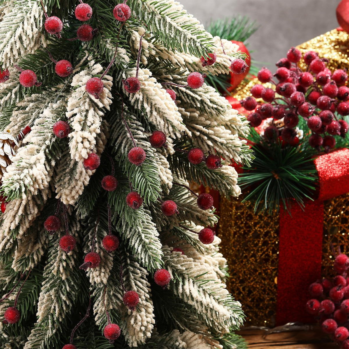 Tatuo 400 Pcs Dark Red Berries Stems 12 mm Artificial Frosted Holly Berries for Christmas Tree Decor Rustic Fake Simulation Mini Berry Fruit for Christmas Wreath DIY Craft Xmas Party Supply