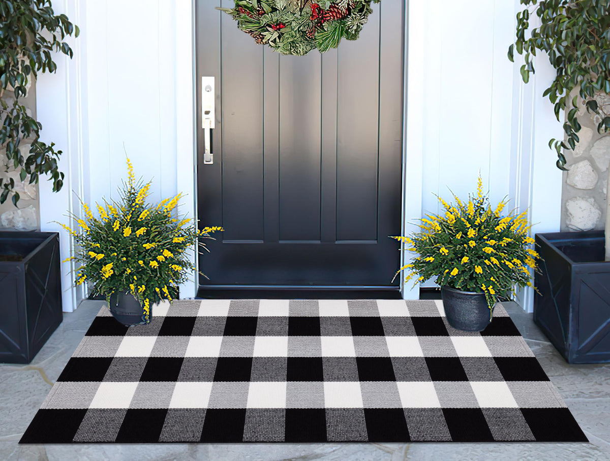 Buffalo Plaid Front Porch Rug 24''x 51''Black and White Checkered Outdoor Rug Cotton Machine Washable Farmhouse Mat for Outdoor, Kitchen, Farmhouse, Entryway,Bathroom